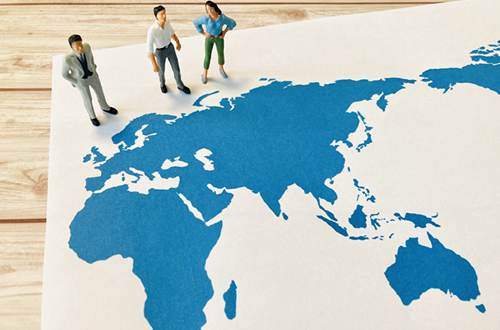 青島鈴誠(chéng)妝器有限公司 化妝品玻璃容器 高檔玻璃瓶 玻璃瓶制造廠(chǎng)商 日本企業(yè)生產(chǎn)化妝品玻璃容器 山東玻璃瓶生產(chǎn) 香水瓶制造 膏霜乳液容器 包裝容器 大克重化妝品玻璃瓶 優(yōu)質(zhì)玻璃瓶供應(yīng)商